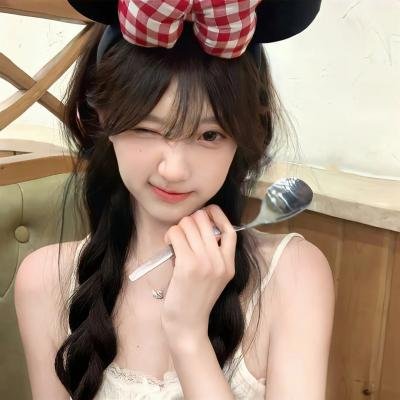 少女与海怪封面